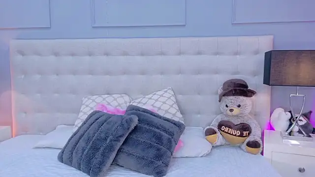 DulceeGarcia online show from July 7, 4:26 am