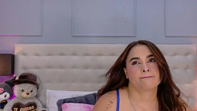 DulceeGarcia online show from July 9, 3:43 am