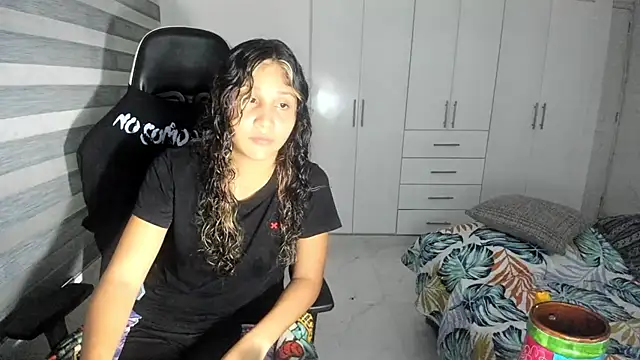 Snapshot of Motasandcalis chatting on May 25, 1:33 am Motasandcalis online show from May 25, 1:33 am
