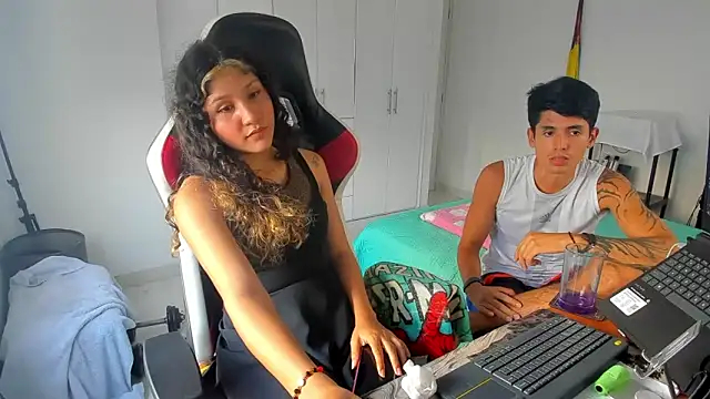 Snapshot of Motasandcalis chatting on May 28, 9:56 pm Motasandcalis online show from May 28, 9:56 pm