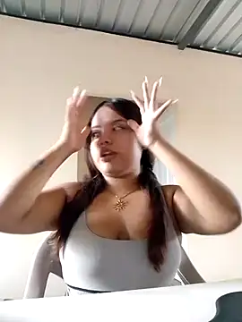 Snapshot of Daniela-Peruana chatting on May 23, 8:24 pm Daniela-Peruana online show from May 23, 8:24 pm