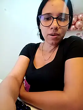 Snapshot of alanahot94 chatting on May 8, 12:16 am alanahot94 online show from May 8, 12:16 am