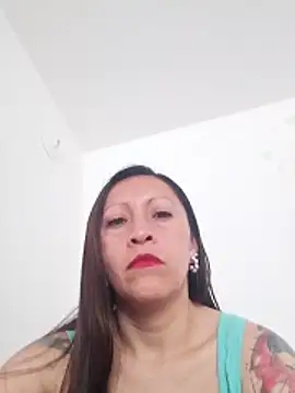 Snapshot of Vely_ chatting on May 23, 2:54 pm Vely online show from May 23, 2:54 pm