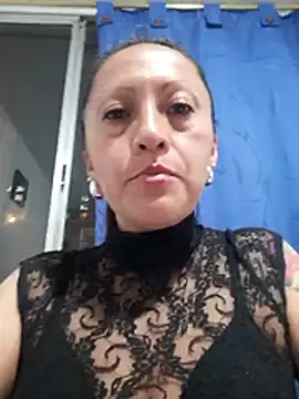 Snapshot of Vely_ chatting on May 27, 1:57 am Vely online show from May 27, 1:57 am