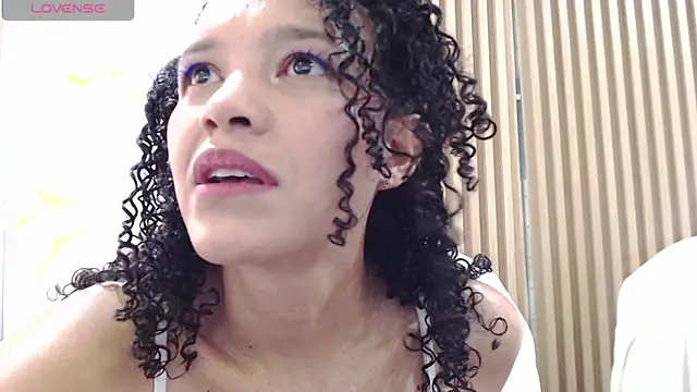 Snapshot of Jazlin_Sg chatting on May 26, 1:18 pm Jazlin Sg online show from May 26, 1:18 pm