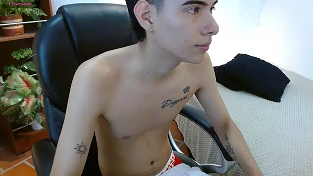 Snapshot of mateo_daza chatting on May 9, 9:31 pm mateo daza online show from May 9, 9:31 pm