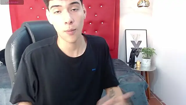 Snapshot of mateo_daza chatting on May 13, 7:22 pm mateo daza online show from May 13, 7:22 pm