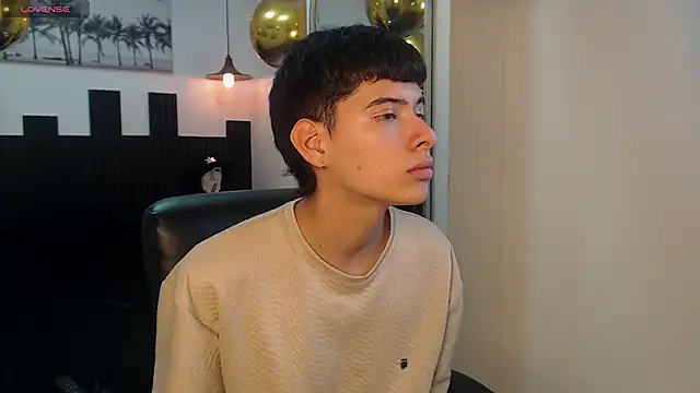 Snapshot of mateo_daza chatting on May 19, 6:03 pm mateo daza online show from May 19, 6:03 pm