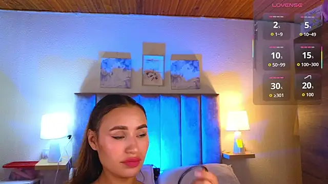 Victoria Hils online show from May 28, 4:04 pm