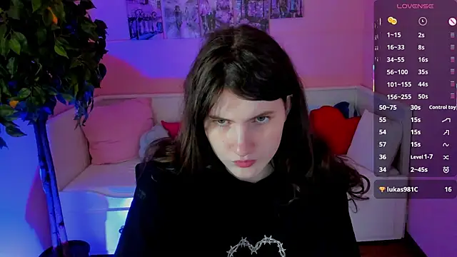 Gigi myav online show from May 22, 3:28 pm