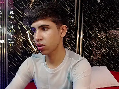 Snapshot of joshua_saenz_ chatting on May 20, 8:26 pm joshua saenz online show from May 20, 8:26 pm