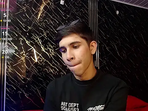 Snapshot of joshua_saenz_ chatting on May 24, 12:15 am joshua saenz online show from May 24, 12:15 am