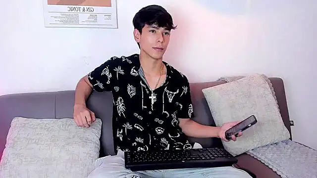 Snapshot of jacob_colliins chatting on May 8, 3:01 am jacob colliins online show from May 8, 3:01 am