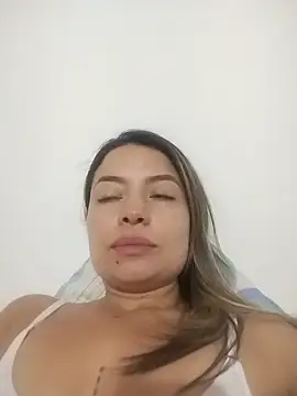 Snapshot of Annie-Latina chatting on June 1, 12:56 am Annie-Latina online show from June 1, 12:56 am