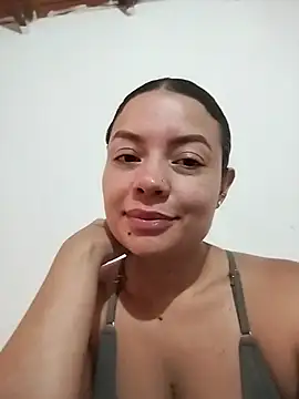 Snapshot of Annie-Latina chatting on July 14, 5:18 pm Annie-Latina online show from July 14, 5:18 pm