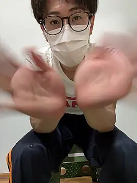 Snapshot of h_japmen chatting on June 28, 4:13 pm h japmen online show from June 28, 4:13 pm