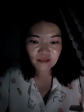 Snapshot of -Trici- chatting on May 23, 4:44 pm -Trici- online show from May 23, 4:44 pm