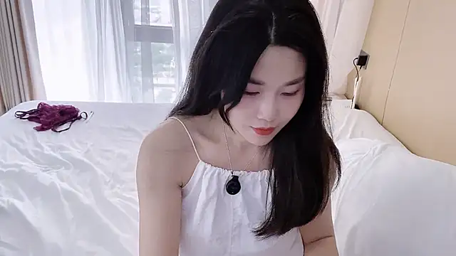 Emma qiqi online show from May 20, 2:18 am