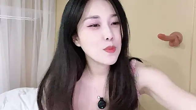 Emma qiqi online show from May 22, 8:42 am