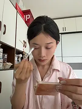 cuteluky18 online show from May 20, 9:26 am