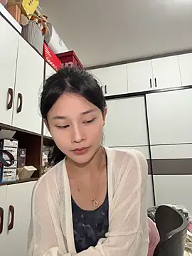 cuteluky18 online show from May 22, 12:44 pm