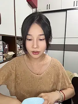 cuteluky18 online show from May 27, 1:08 pm