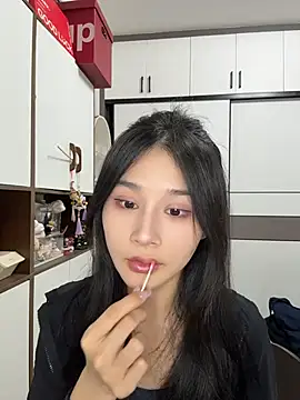 cuteluky18 online show from May 28, 12:24 pm