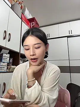 cuteluky18 online show from May 29, 12:58 pm