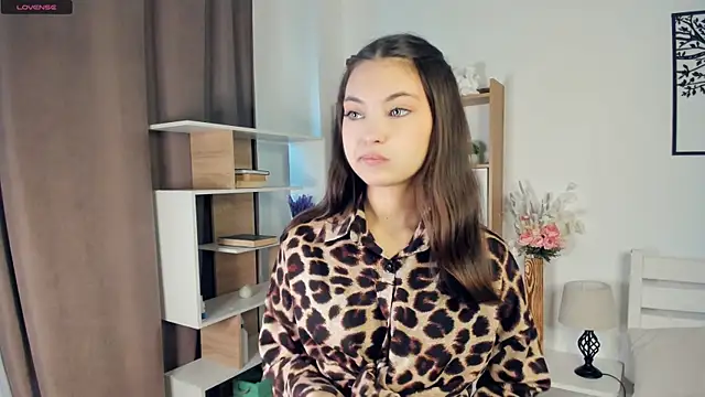 LupitaSolt online show from May 12, 8:22 am