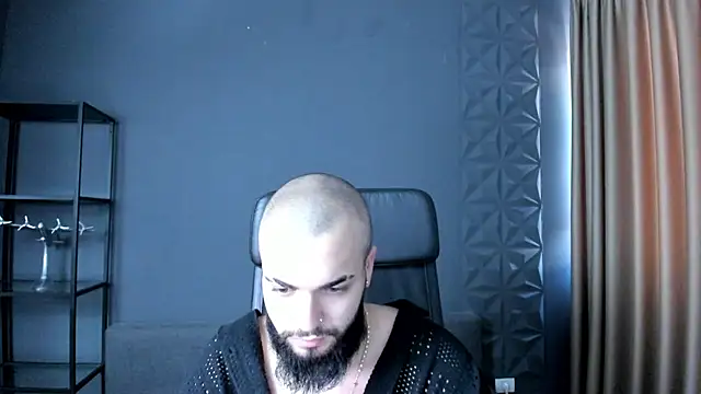 Snapshot of OscarWillss chatting on May 28, 4:21 am OscarWillss online show from May 28, 4:21 am