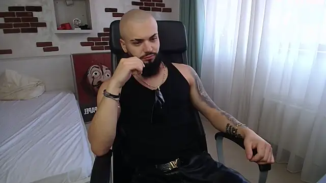 Snapshot of OscarWillss chatting on May 30, 7:05 am OscarWillss online show from May 30, 7:05 am