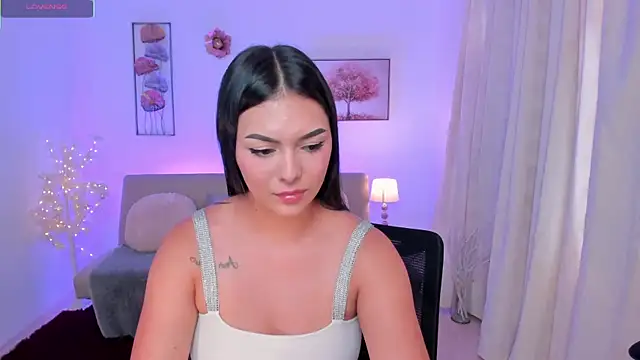Snapshot of Emma_Moretti1 chatting on May 19, 8:26 pm Emma Moretti1 online show from May 19, 8:26 pm