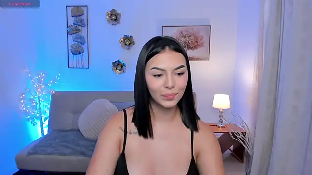 Snapshot of Emma_Moretti1 chatting on May 26, 7:43 pm Emma Moretti1 online show from May 26, 7:43 pm