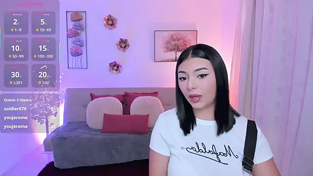 Snapshot of Emma_Moretti1 chatting on May 29, 7:56 pm Emma Moretti1 online show from May 29, 7:56 pm
