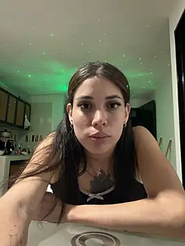 Snapshot of Charlotte_Reed chatting on May 18, 2:51 am Charlotte Reed online show from May 18, 2:51 am