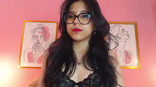 Snapshot of RoxxyMoon chatting on May 12, 12:46 pm RoxxyMoon online show from May 12, 12:46 pm