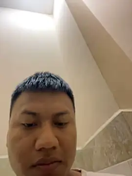 Snapshot of alejandro_hottts chatting on May 22, 12:29 am alejandro hottts online show from May 22, 12:29 am