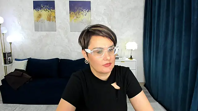 Snapshot of MayaNoire chatting on June 10, 8:08 pm MayaNoire online show from June 10, 8:08 pm