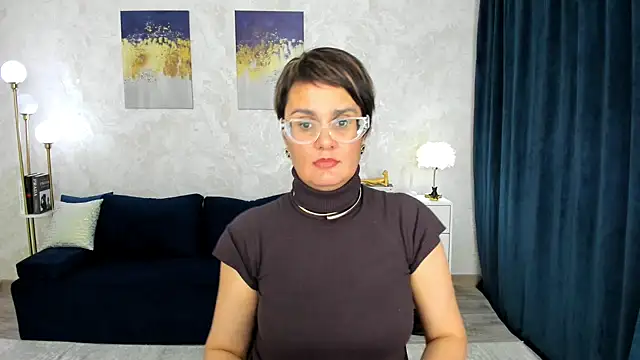 Snapshot of MayaNoire chatting on June 11, 12:32 am MayaNoire online show from June 11, 12:32 am