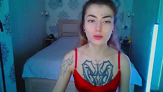 HarrisLola online show from May 11, 11:05 am