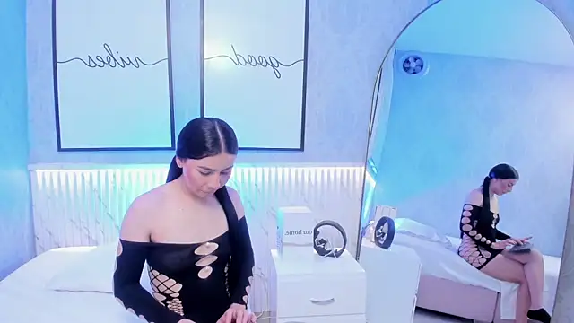 Ashley lee4u online show from May 16, 2:30 am