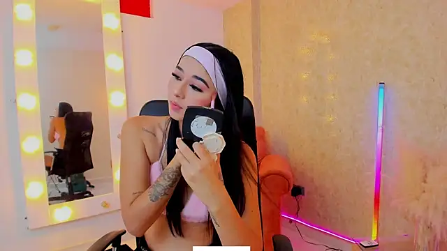 Snapshot of Littlee_Mia chatting on May 14, 11:39 am Littlee Mia online show from May 14, 11:39 am