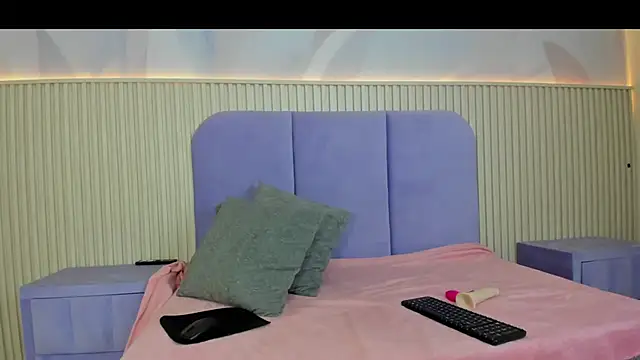 Snapshot of Sweet_Loove26 chatting on July 14, 3:55 am Sweet Loove26 online show from July 14, 3:55 am