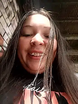 Snapshot of Alyssa_14 chatting on May 17, 2:57 pm Alyssa 14 online show from May 17, 2:57 pm