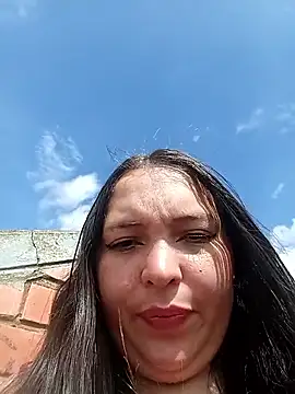 Snapshot of Alyssa_14 chatting on May 19, 2:23 pm Alyssa 14 online show from May 19, 2:23 pm