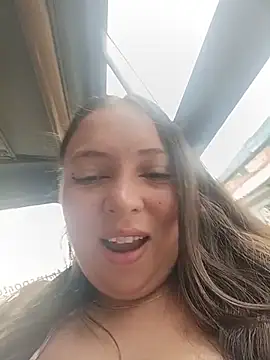 Snapshot of Alyssa_14 chatting on May 21, 2:13 pm Alyssa 14 online show from May 21, 2:13 pm