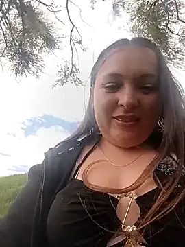 Snapshot of Alyssa_14 chatting on May 22, 2:12 pm Alyssa 14 online show from May 22, 2:12 pm