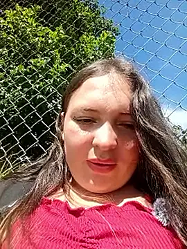 Snapshot of Alyssa_14 chatting on May 24, 2:33 pm Alyssa 14 online show from May 24, 2:33 pm