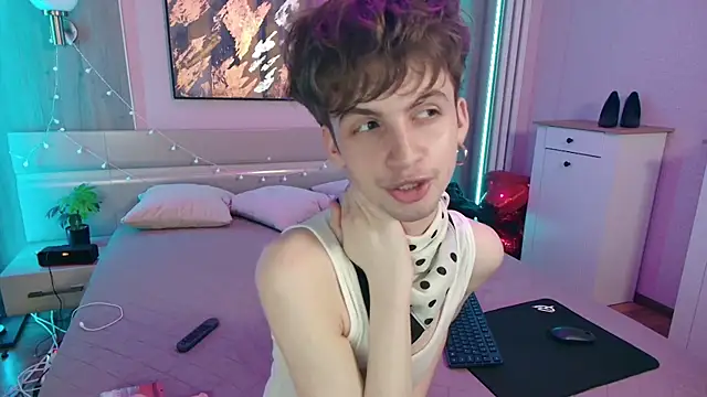 Snapshot of Bimbo_boy_ chatting on May 20, 2:12 pm Bimbo boy online show from May 20, 2:12 pm