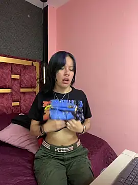 Snapshot of Levii_Tatoo chatting on May 18, 3:18 pm Levii Tatoo online show from May 18, 3:18 pm